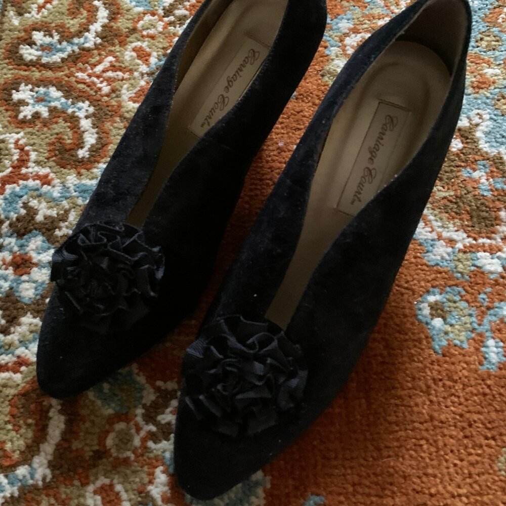 Carriage Court Black Heels Women's Size 7